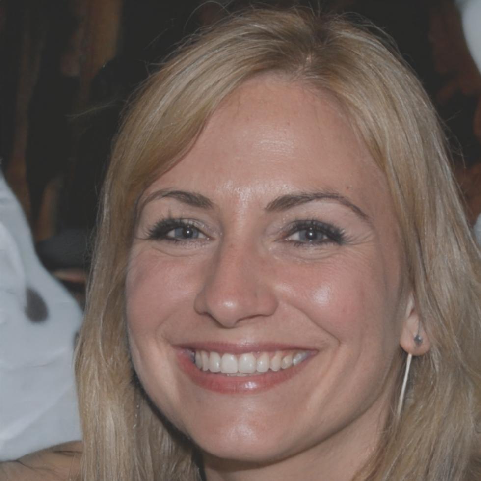 Freya Lindström, Gründerin und Kreativdirektorin von savantheos